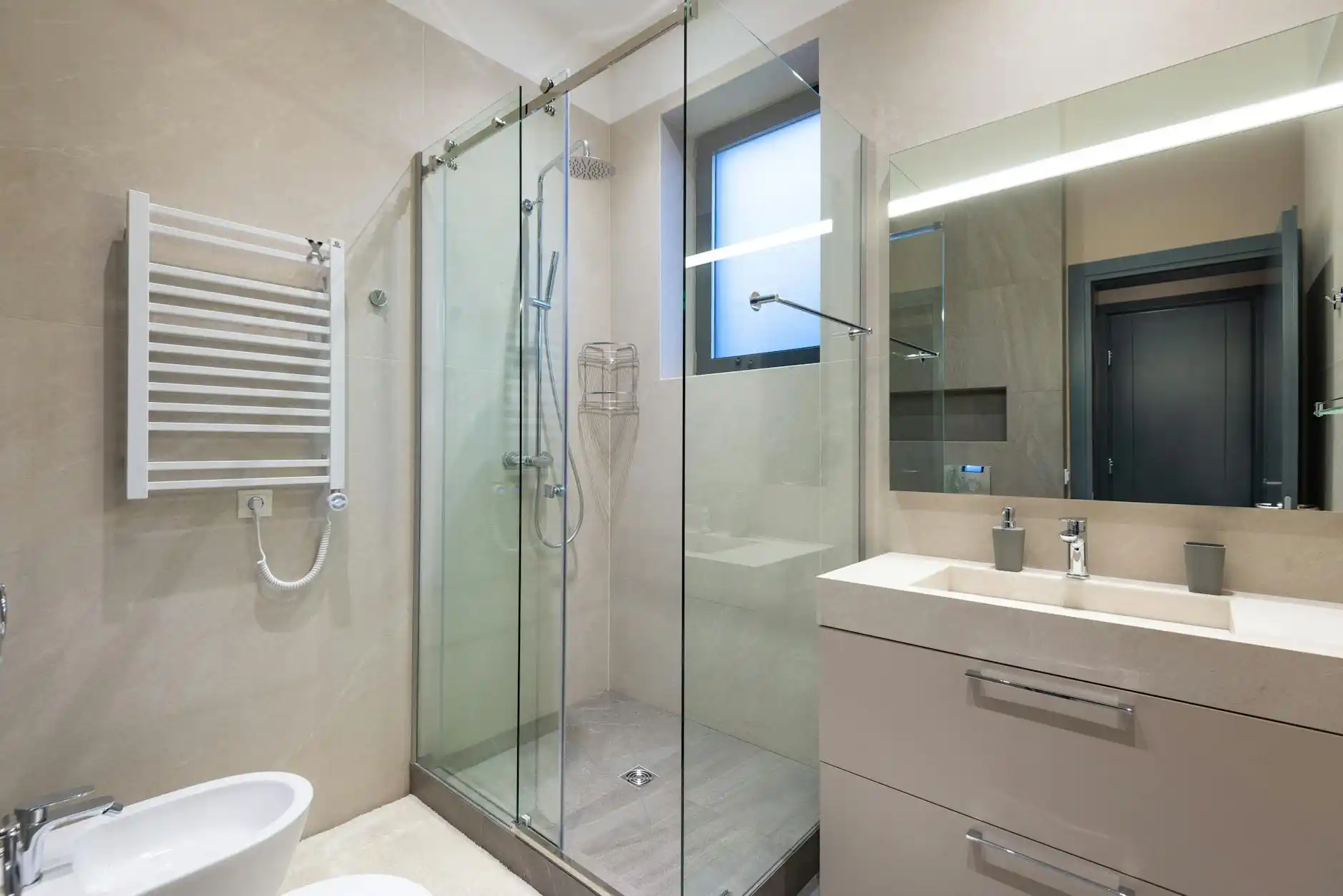 Cost Estimate for a Mid-Range Bathroom Remodel: What Shapes the Final Number