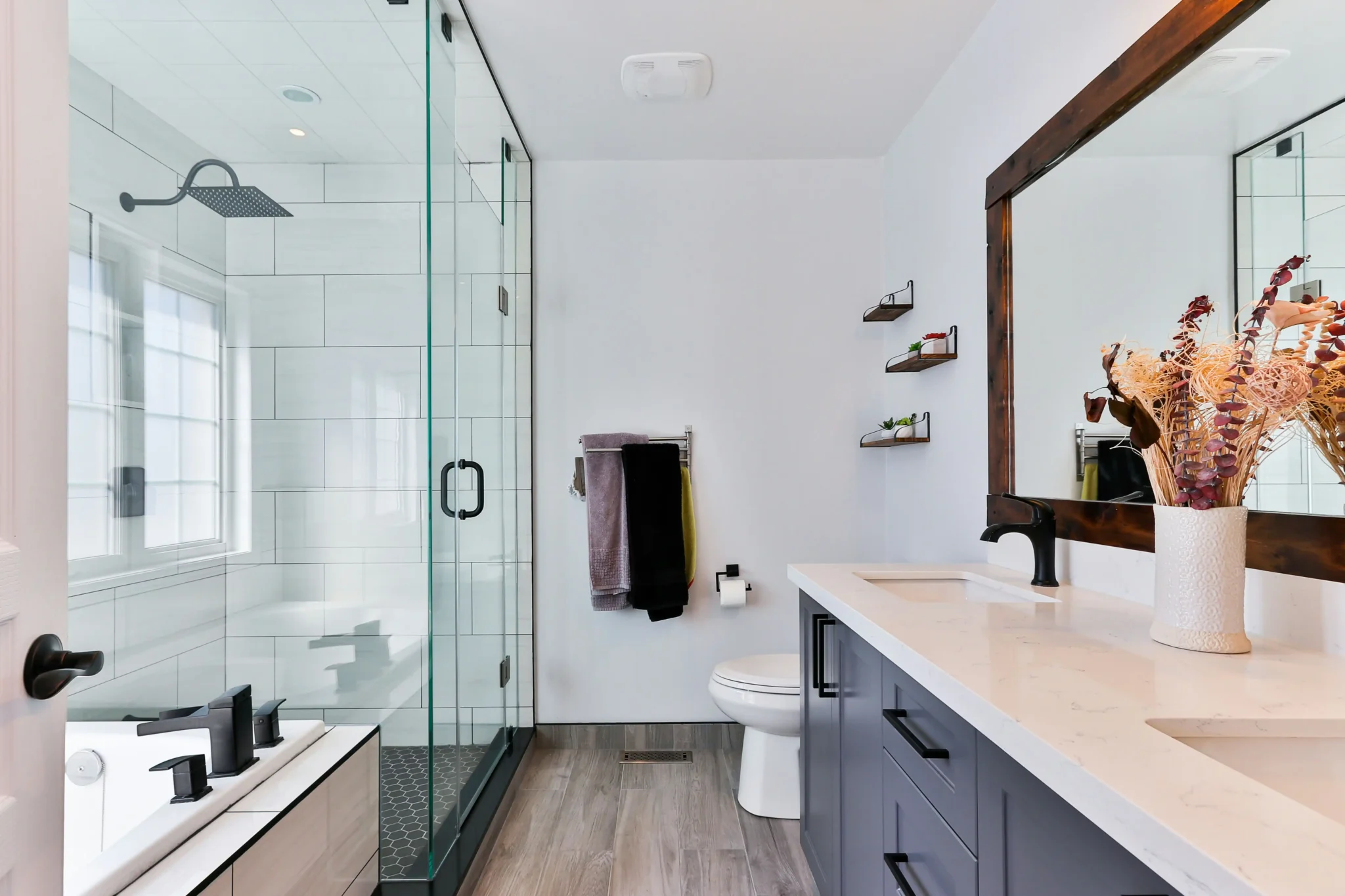 Bathroom Remodel Contractors With Good Reviews in My Area: How to Screen Them Properly