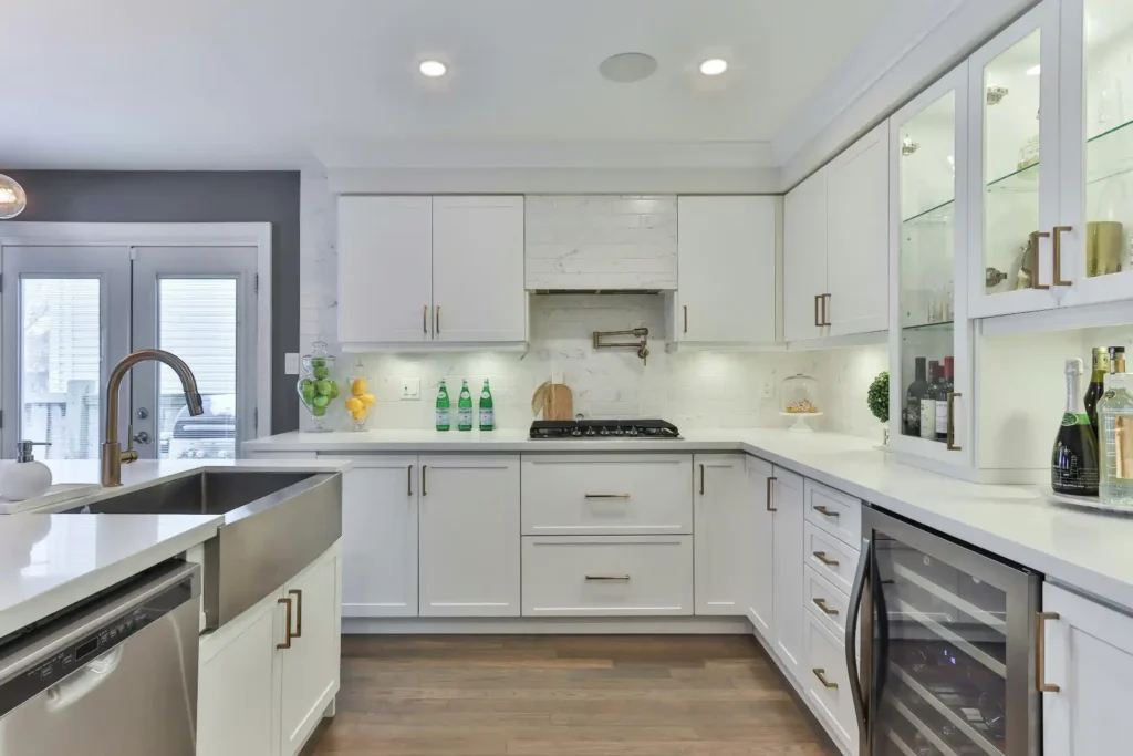 Kitchen Cabinet Refacing vs Replacement: Which Makes More Sense?
