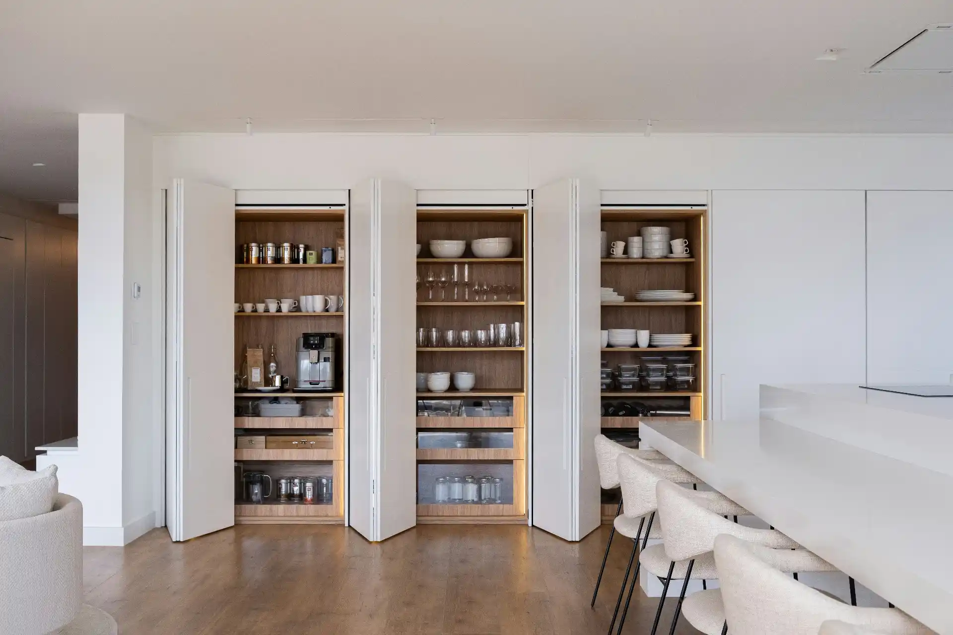 Walk-In Pantry vs Cabinet Pantry: Which Is Better?